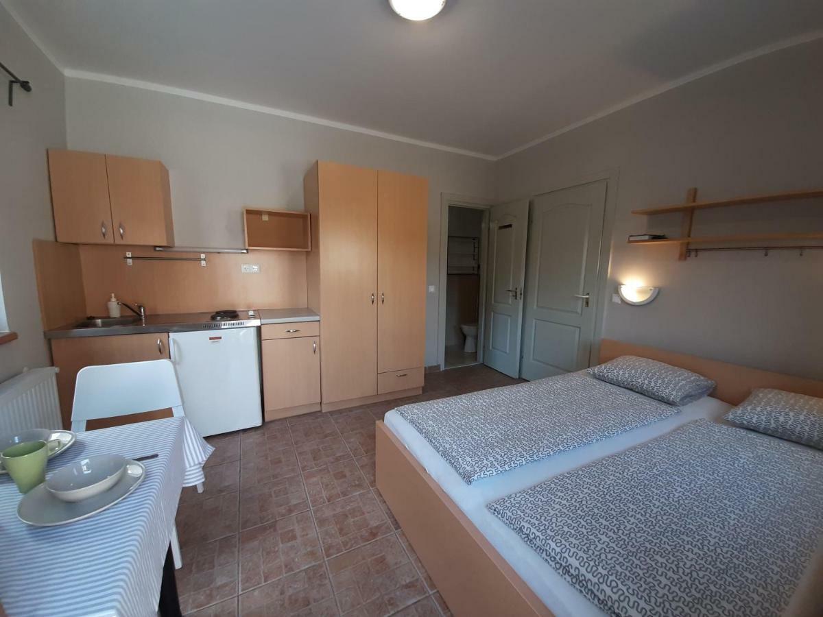 Apartament Familia Apartmanhaz Keszthely Zewnętrze zdjęcie