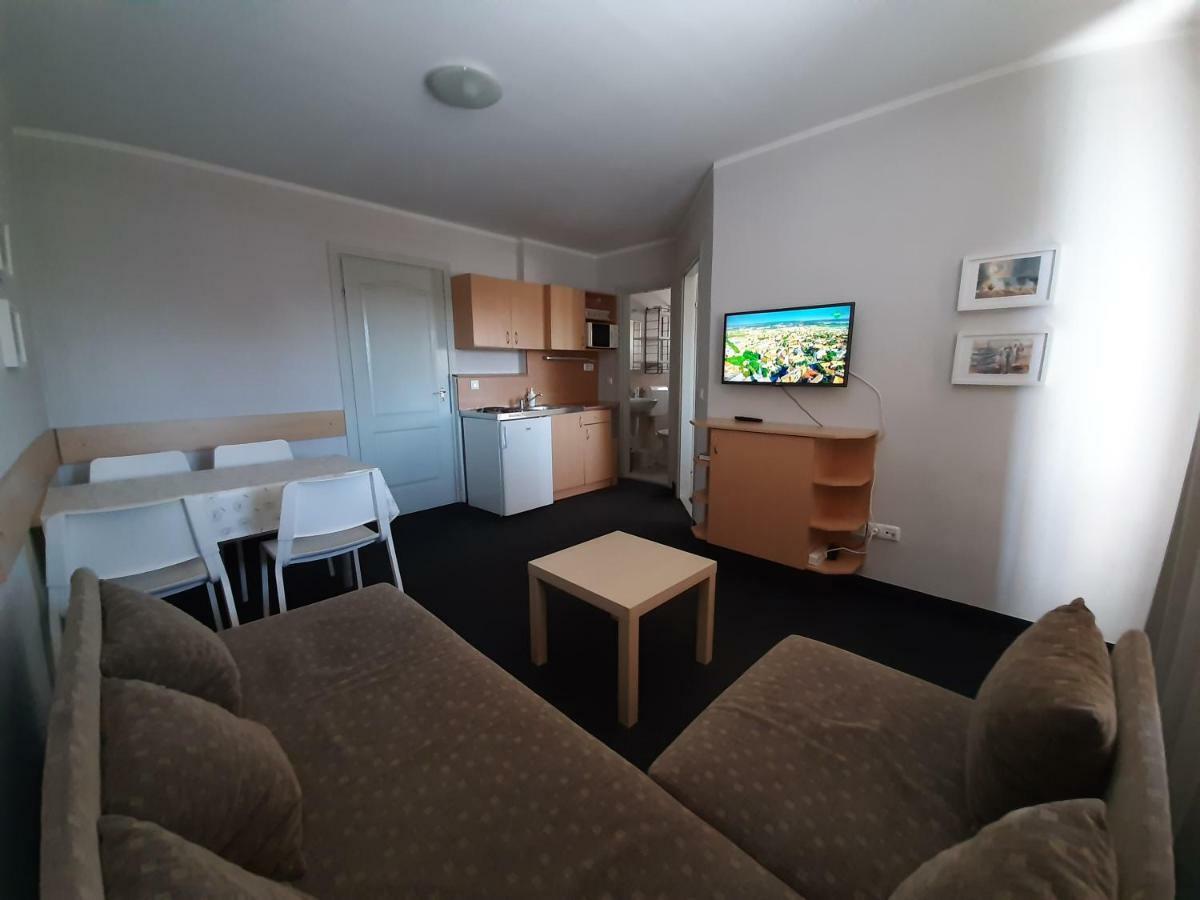 Apartament Familia Apartmanhaz Keszthely Zewnętrze zdjęcie